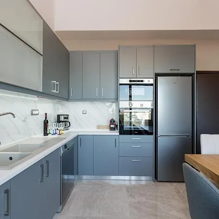 Aurora Suites Hanya