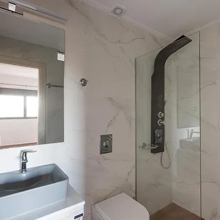 Aurora Suites Hanya