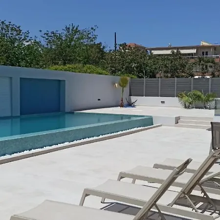 Aurora Suites *
