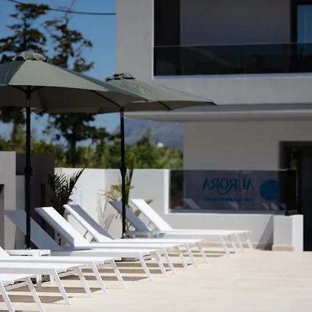 Aurora Suites Hotel *