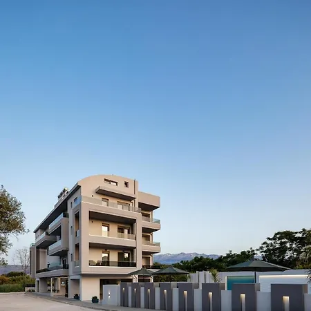 Aurora Suites Hotel *